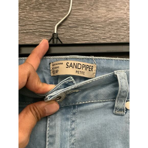 Sandpiper Petite Flowery Embroidered Shorts Size 14P - USED - Picture 3 of 10